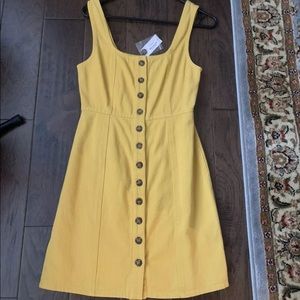 Mustard Dress Size Small. NWT